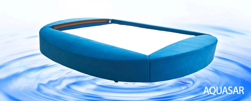 120億光年の彼方にある 「広大な水のある場所」に因んで名づけました AQUASAR - アクエーサー -