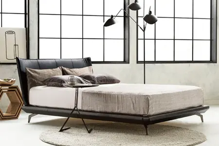 フランスベッドのベッドフレーム「フィアバ FA-02」レザーとファブリックのコンビネーションが印象的