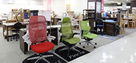 ルームズ大正堂 戸塚店　店内画像　デスク・チェア