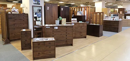 ルームズ大正堂新つじどう店 店内写真 たんす・引き出し・衣類収納コーナー